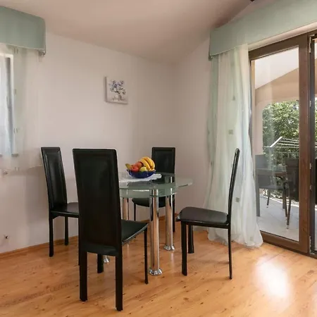 Maurizio Apartman Frata